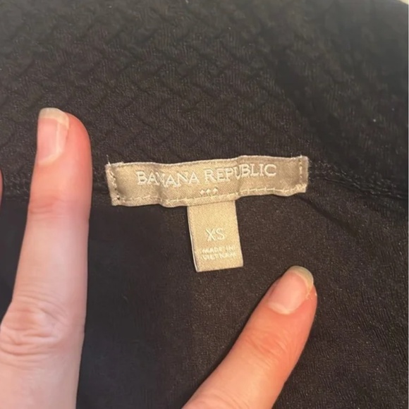 Black Pencil Skirt, XS Banana Republic - waffle weave texture - Picture 3 of 8